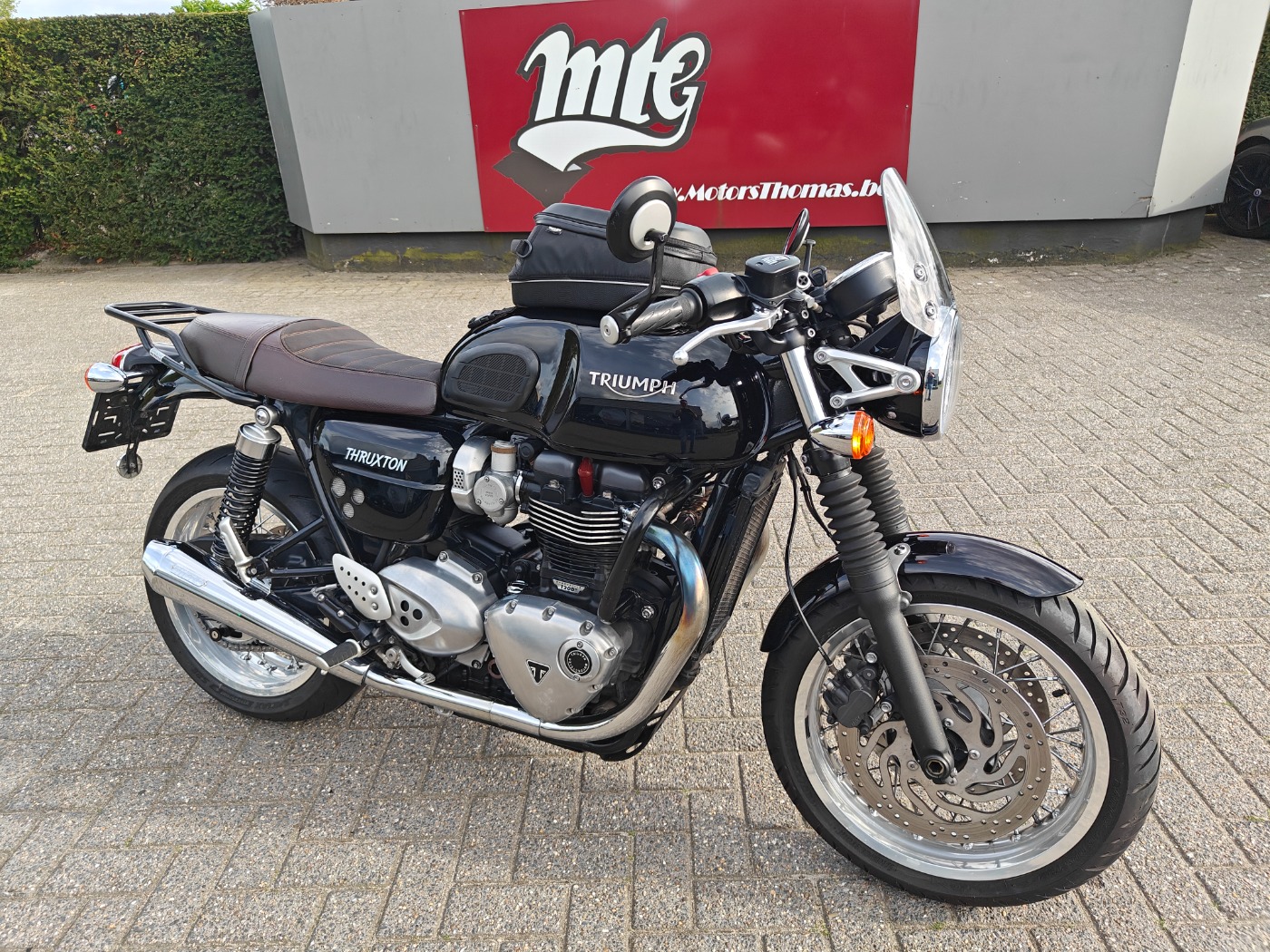 Thruxton 1200