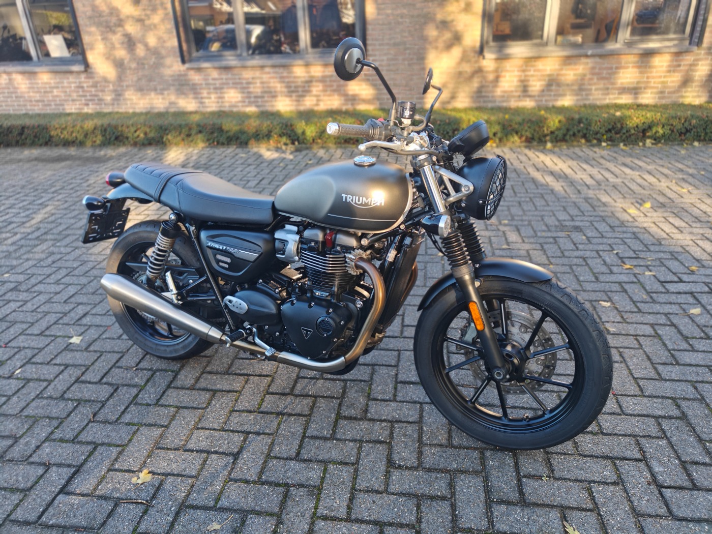 Street Twin 900