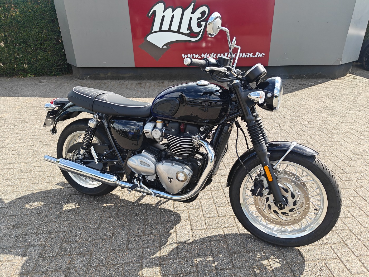 Bonneville T120 Stealth Edition 